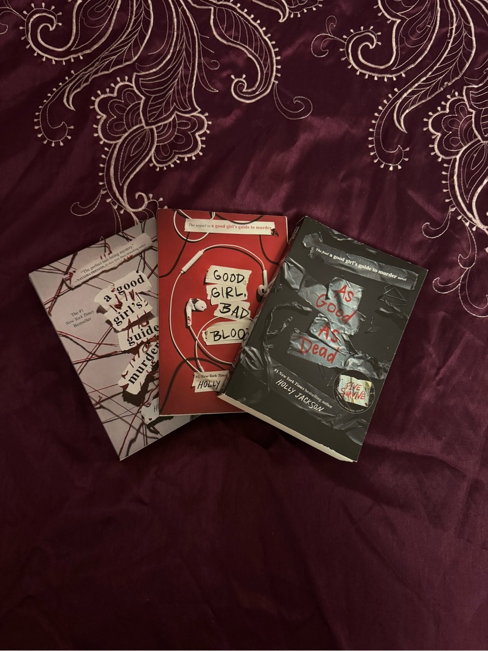 A good girl’s guide to murder trilogy English